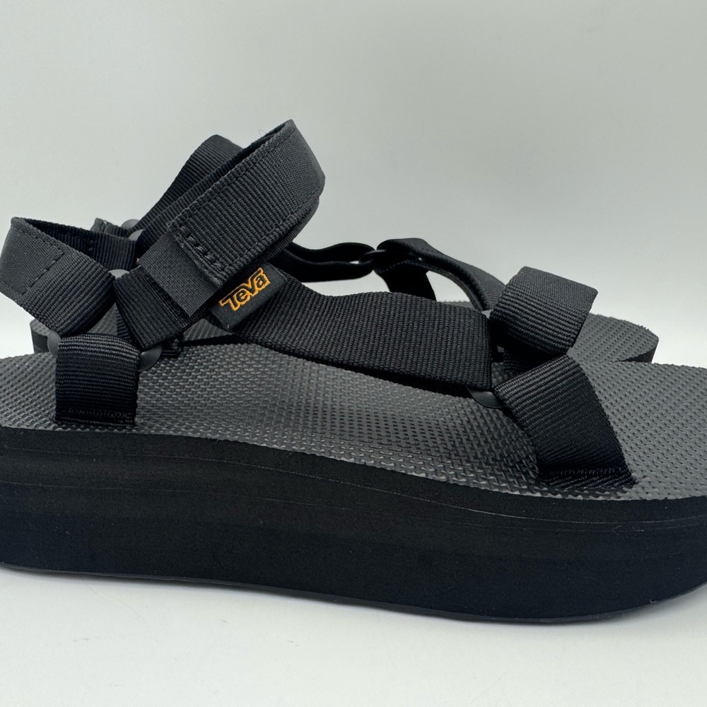 Teva Women's Universal Platform Sandal, Black Size 10 US – Like New